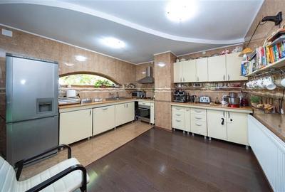 Vanzare Vila/Pensiune 11 camere zona Mamaia Nord langa plaja - 20