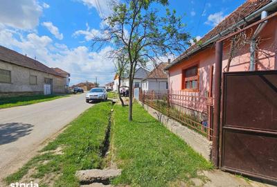 Casă cu 4 camere cu Teren 2340 Mp în Sâmbăta - 3