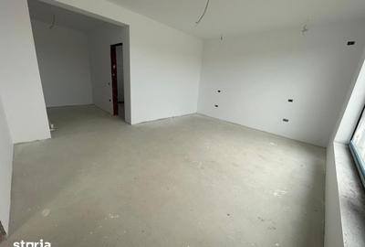 Casă cu 4 camere decomandat cu Teren 440 Mp în Central - 2