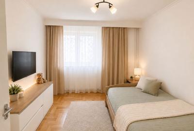 Apartament cu 3 camere semidecomandat în Craiovei - 1