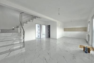 Casă cu Teren 2000 Mp în Central - 4