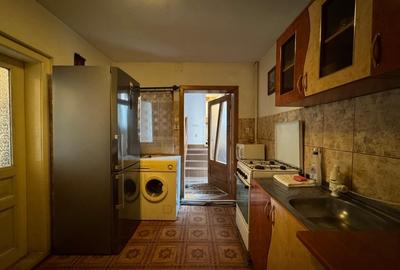 Comuna Bran, str. Pricipala, casa partial renovata, P + E, dependinte, foisor - 13