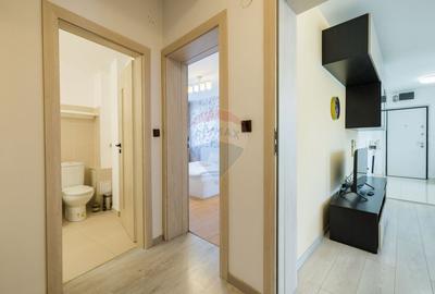 Apartament cu 3 camere semidecomandat, mobilat în 15 Noiembrie - 10