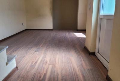 Casă cu 6 camere cu Canalizare în Central - 16