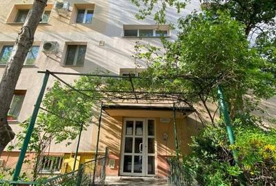 Apartament cu 3 camere decomandat în Titan - 2
