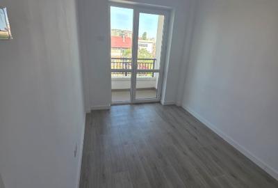 Apartament cu 2 camere decomandat în Baza 3 - 11