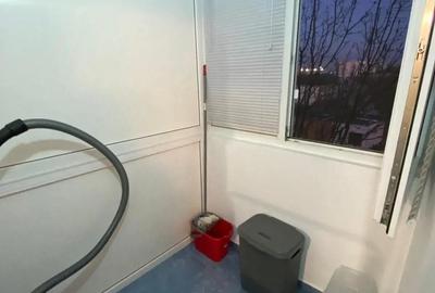 Garsonieră decomandată în Titan