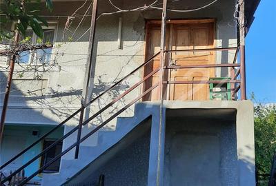 Casă cu 3 camere în Sălătrucel