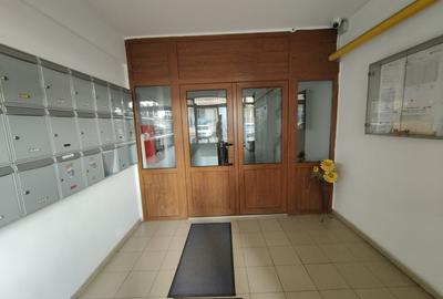 Apartament cu 3 camere decomandat în Drumul Taberei - 2