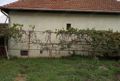 Casa situata in centru, pozi?ie excelenta - 1