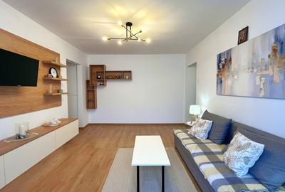 Apartament cu 2 camere semidecomandat, mobilat în Tractorul - 2