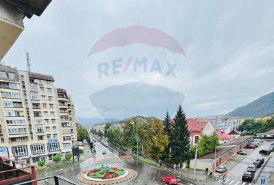 Apartament cu 3 camere de vanzare in zona Central - 1