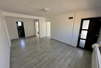 Casă cu 3 camere cu Teren 414 Mp în Central - 2