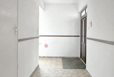 Casă cu 5 camere cu Canalizare în Central - 3