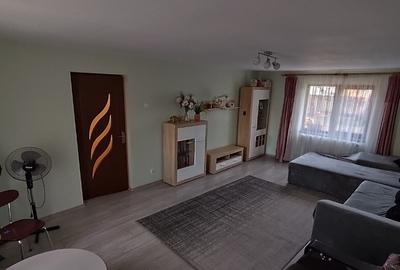 Casă cu 7 camere cu Teren 1000 Mp în Central - 4