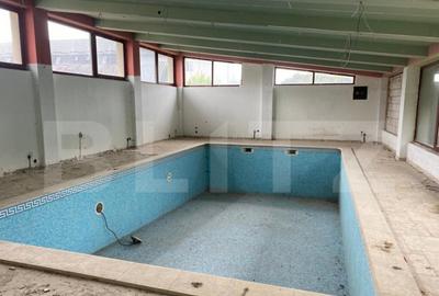 Spațiu comercial, de 1,300 mp, în Central - 9