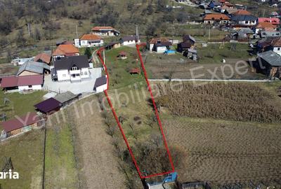 Casă cu 2 camere cu Teren 1794 Mp în Corbeni - 10