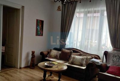 Casă cu 4 camere cu Canalizare în Central - 10