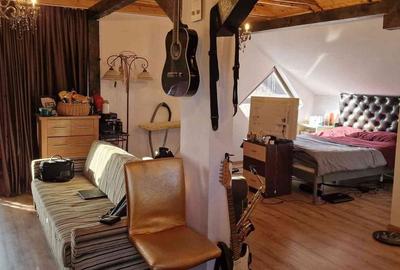 Casă cu 4 camere cu Teren 600 Mp în Moieciu - 2