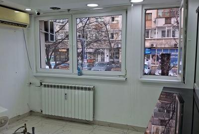 Spațiu comercial, de 69 mp, în Titan - 4