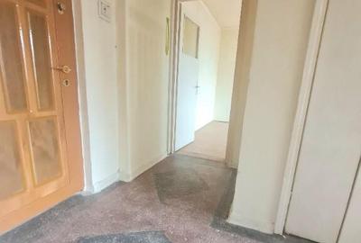 Ap. 2 cam decomandat, Bd. Independentei - 3