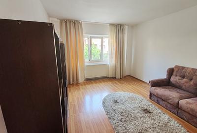 Apartament cu 2 camere decomandat în Răcădău