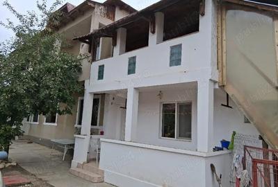 Casă cu Teren 600 Mp în Central - 1