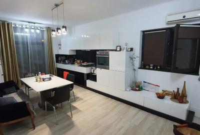 Spatiu comercial 440mp parter+ apartament 236mp + terase , etaj - 10