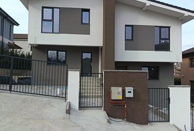 Duplex cu 4 camere cu Teren 85 Mp în Tăuți - 1