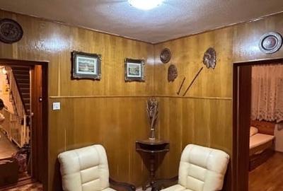 Apartament de inchiriat, 3 camere decomandate,  centru, vedere spre  sud - 2