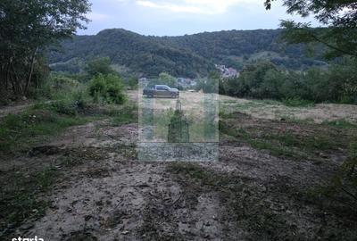 Teren de 1550 mp, în Central