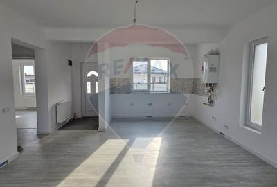 Casă cu 3 camere cu Teren 273 Mp în Crevedia - 6
