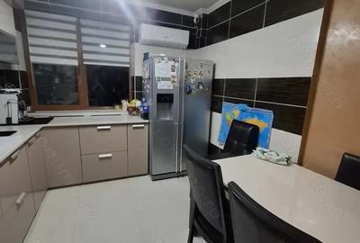 Apartament cu 3 camere decomandat în Micro 17 - 4