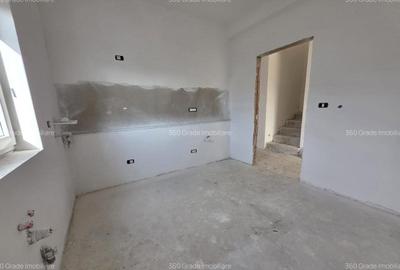 Casă cu 5 camere cu Teren 270 Mp în Giroc - 6