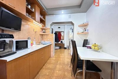 Apartament cu 3 camere decomandat în Lipovei