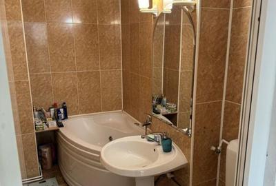 Apartament 3 camere renovat intrare Racadau - 7