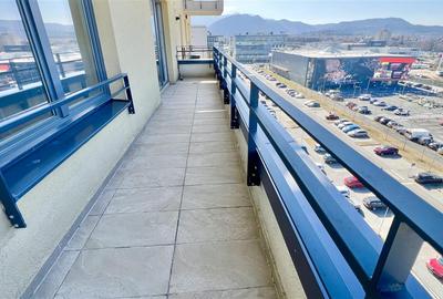 Apartament cu 2 camere decomandat în Tractorul - 15