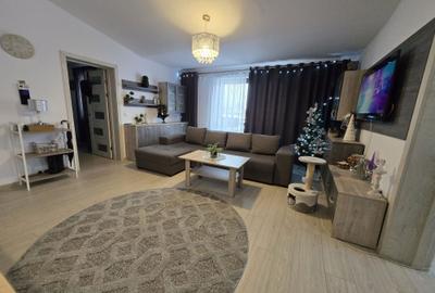 Apartament cu 3 camere semidecomandat în Fălticeni - 3