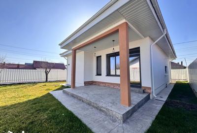 Casă cu 4 camere cu Teren 350 Mp în Crevedia - 1