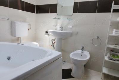 Casă cu 5 camere cu Teren 5707 Mp în Unciuc - 3