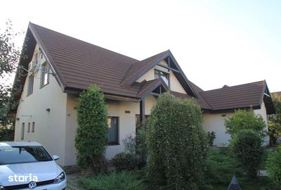 Casă cu 5 camere cu Teren 500 Mp în Central