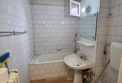 Apartament cu 4 camere semidecomandat în Titan - 2