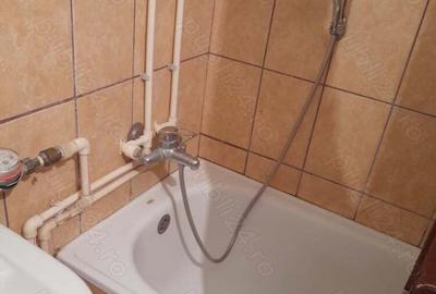 Inchiriez garsoniera - 2