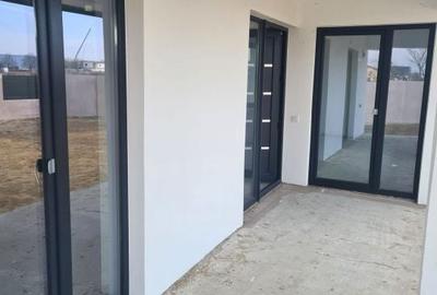 Casă cu 3 camere cu Teren 844 Mp în Central - 14