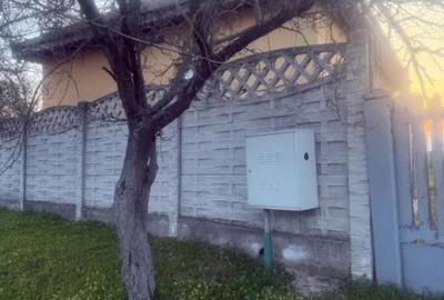 Casă cu 3 camere cu Teren 1090 Mp în Pielești