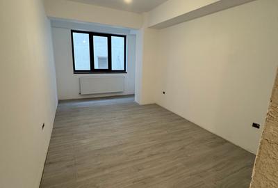 Apartament cu 3 camere decomandat în Energia - 11