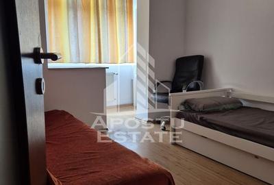 Apartament cu 3 camere, zona Circumvalatiunii, Etaj 6/10, Decomandat - 6