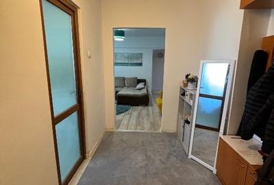 Apartament cu 3 camere semidecomandat, mobilat în Baba Novac - 2