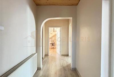 Casă cu 6 camere cu Teren 300 Mp în Central - 2