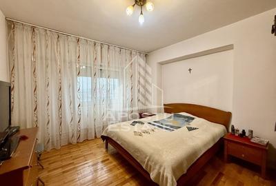 Apartament 3 camere, 2 bai, decomandat, etaj intermediar, lift, Fabric - 2